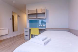 Ensuite Private Room in Dublin City Center - 8