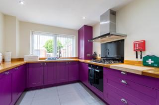 Creswicke 3 Bedroom House - Knowle, Bristol - 2