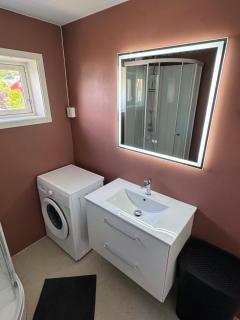 Central 3-Bedroom Apartment Free Parking & Wifi - 4