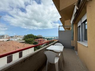 SE294 - Senigallia, bilocale con balcone a 300 m dal mare - 9