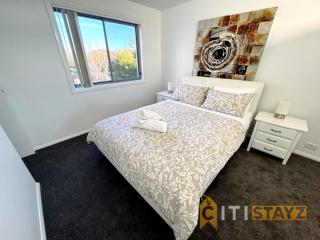 Quiet Turner Retreat - Modern 1BR with Secure Parking - 2