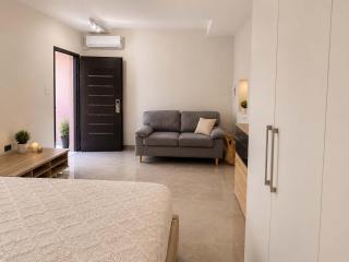 Cozy Stay in Athens near the Metro Station Mosxato - 7