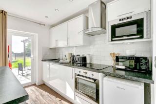 Bright & Spacious 2 Bed Holiday Chalet in Sidmouth - 0