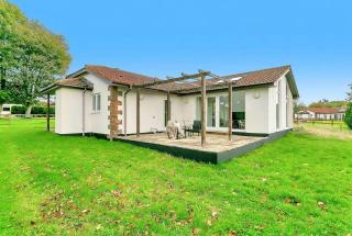 Bright & Spacious 2 Bed Holiday Chalet in Sidmouth - 8