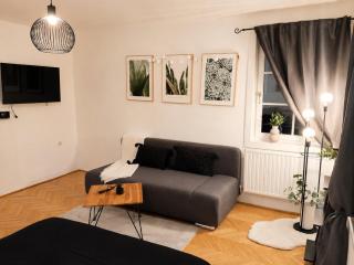 Faraway Homes Studio Enns #14 - 8