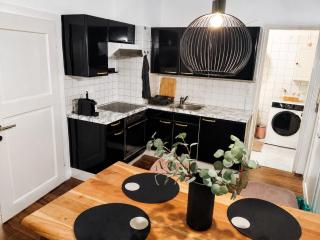 Faraway Homes Studio Enns #14 - 7