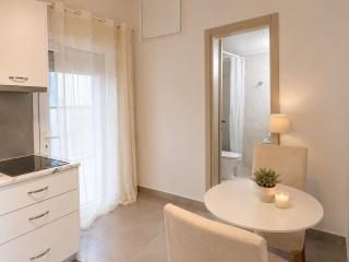 Cozy Stay in Athens near the Metro Station Mosxato - 4