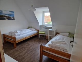 Smoke and Flame, Cafe-Pension am Tor, 14 qm Zweibettzimmer - 0