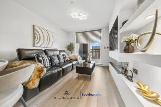 Bright Waterfront Cardiff Bay Apt for Small Group by AltoLuxo - 0