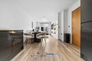 Bright Waterfront Cardiff Bay Apt for Small Group by AltoLuxo - 8