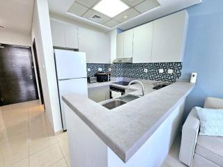 SUNRISE HOMES - Close to JBR Beach - Beautiful Studio - Dubai - 1