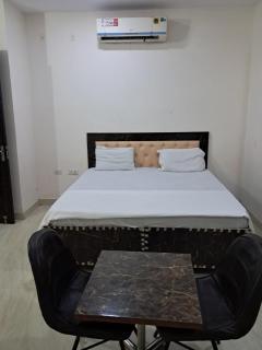 PLAY HOTEL PREET RESIDENCY couple friendly - 7