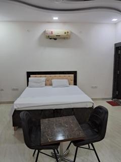 PLAY HOTEL PREET RESIDENCY couple friendly - 6