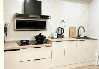 Master Room with Private Ensuite Near McDonald's - 1