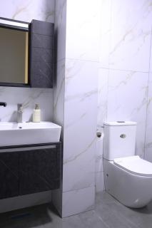 Newly Renovated 10 Min To Center - 1