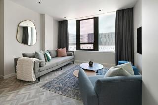 15th Floor Two Bed Panoramic City Views and Modern - 0