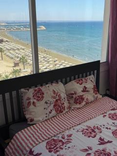 Larnaca Seaview Rooms - 9