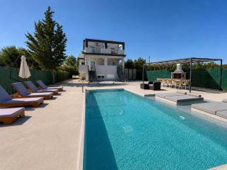 Paloma Mansion- Villa with Private Pool Embraced by Nature By Villa Mana Gers - 7