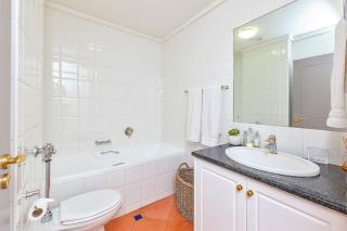 Quays Waterside Apartment - 6