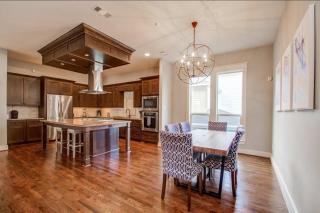 Southern Charm Meets Easy Convenience 5 mins to DT - 4