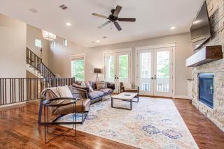 Southern Charm Meets Easy Convenience 5 mins to DT - 5