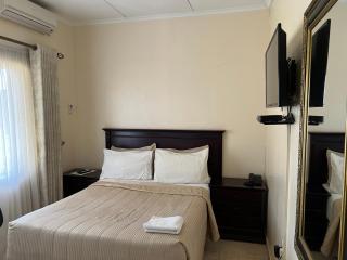 Premier Guest Lodge and Airport Shuttle Services - 9
