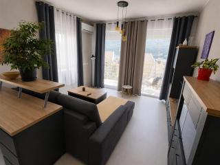 LouAdria Apartments - 0