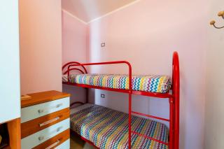 GuestHost - Comfy Balcony Flat with Sea View - 7