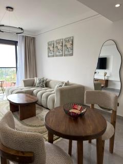 1BR Kilimani Apt Pool, Gym, Balcony, Junction Mall - 0