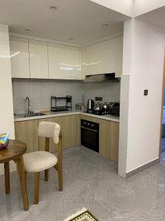 1BR Kilimani Apt Pool, Gym, Balcony, Junction Mall - 3