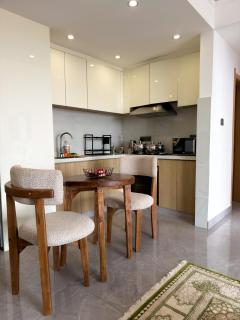 1BR Kilimani Apt Pool, Gym, Balcony, Junction Mall - 1