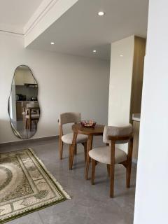 1BR Kilimani Apt Pool, Gym, Balcony, Junction Mall - 2