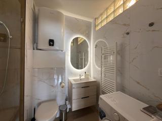 Golden Hour Apartment - 1