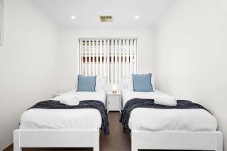 4 bedroom luxury modern home near the beach and parks - 3