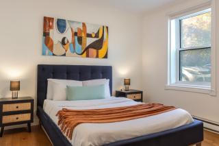 Artful 3BR in Montreal Village - 8