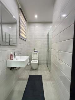 Oasis Stays - Spacious 3 Bedroom Flat, Victoria Island - 8