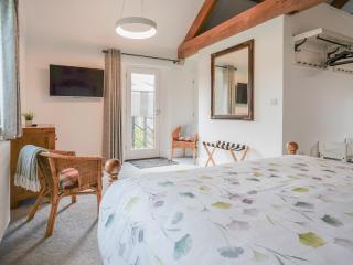 Westhills Courtyard - The Loft - 2