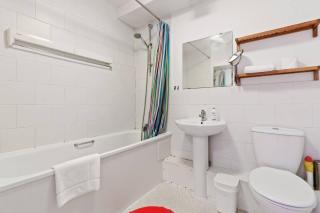 Modern 2 Bedroom Apartment in Homerton - London - 5