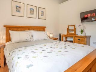 The Cottage - Ukc9711 - 2