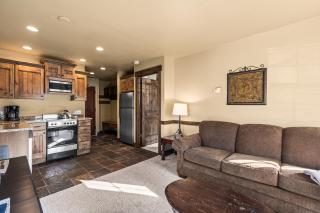 Copperbottom Inn 104 by Park City Lodging - 3