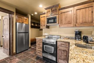 Copperbottom Inn 103 by Park City Lodging - 9