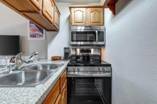 Copperbottom Inn 312 by Park City Lodging - 7