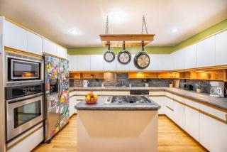 Mtn Home in Sandy UT Sauna Pool Table SkiHike Bike Climb - 5