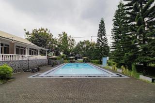 RedDoorz Resort at Tridaya Cisarua Puncak - 8