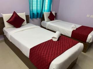 Villa Rooms At Moosapet Near Lake Shore Mall By KP Suites - 1