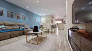 Cozy 3 Bedroom House with Large Terrace & BBQ - 5