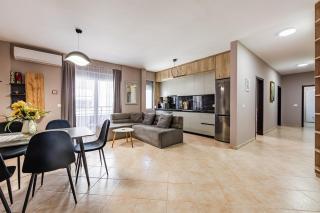 Coastal Living Retreat 2BR in Lungomare by PikHost - 3