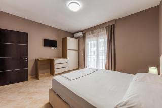 Coastal Living Retreat 2BR in Lungomare by PikHost - 2