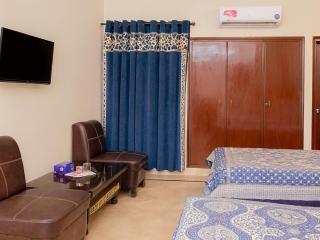 Subhan Palace Family BnB Near Lasaina Restaurant & Millennium Mall - 3