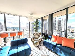 3BR Skyline Luxury with a 100 inch TV, Balcony & Prime Miami Location - 8